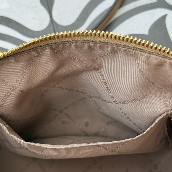 Michael Kors Cream and Tan Signature Small Satchel & little wallet - Picture 7 of 12